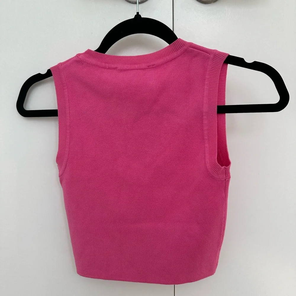 Zara’s pink basic top - Picture 2 of 3